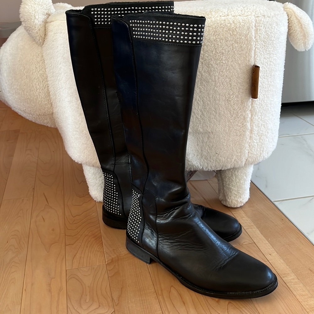 Black Leather winter boots, made in Italy, women EU size 37 US size 6, 6.5